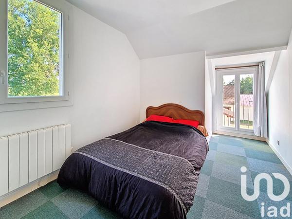 Maison à vendre 6 pièces 136 m² Ainay-le-Château