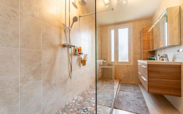 Maison à vendre    6 pièces •  La Tour-de-Salvagny