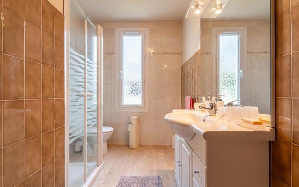 Maison à vendre    6 pièces •  La Tour-de-Salvagny