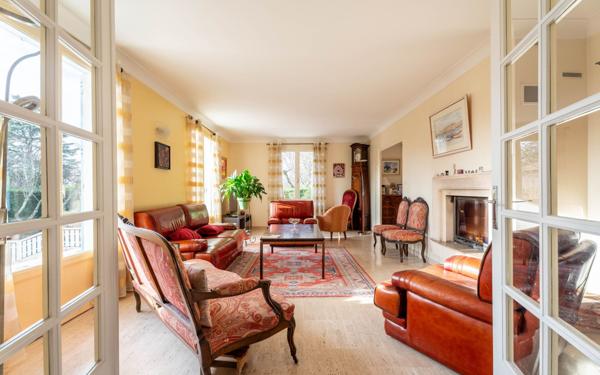 Maison à vendre    6 pièces •  La Tour-de-Salvagny