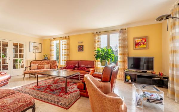 Maison à vendre    6 pièces •  La Tour-de-Salvagny