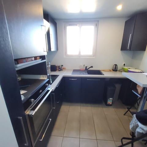 4 PIECES  DANS PETITE RESIDENCE AVEC FAIBLES CHARGES