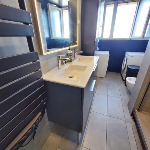 4 PIECES  DANS PETITE RESIDENCE AVEC FAIBLES CHARGES