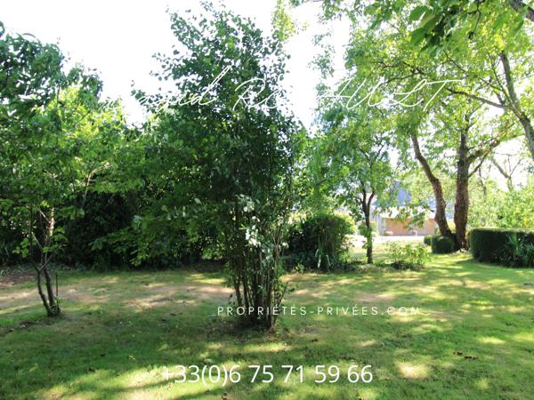 Maison Elven 8 pièce(s) 210 m2- Authentique longère en pierre avec terrain de 3 000 m² (en cours de bornage) !