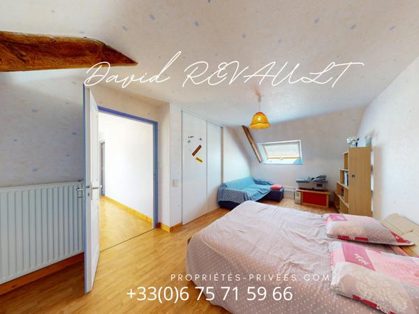 Maison Elven 8 pièce(s) 210 m2- Authentique longère en pierre avec terrain de 3 000 m² (en cours de bornage) !