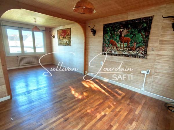 Maison à rénover proche des commodités.