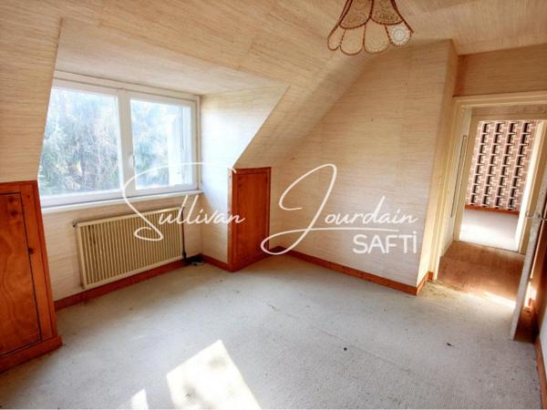 Maison à rénover proche des commodités.