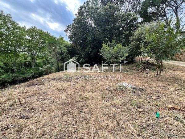 Terrain constructible 2390 m²