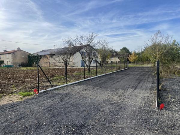 Vouneuil-sous-Biard (86580) MAISON 100 M2 AGRANDISSABLE AVEC GRANGE 80 M2 SUR 2 NIVEAUX