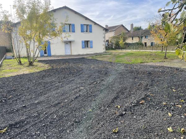 Vouneuil-sous-Biard (86580) MAISON 100 M2 AGRANDISSABLE AVEC GRANGE 80 M2 SUR 2 NIVEAUX