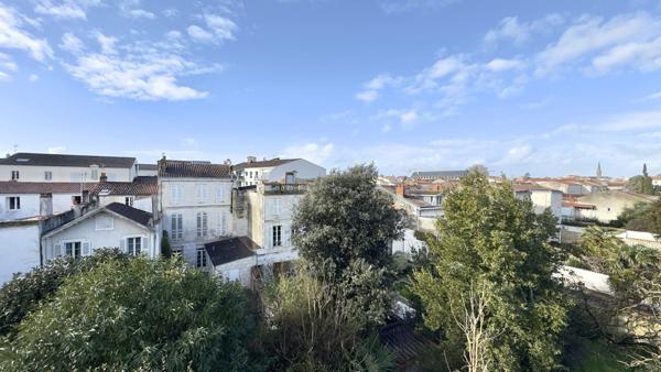 CHARMANT TYPE 2 EN DUPLEX AVEC TERRASSE 