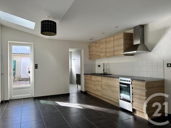 Appartement F3 à vendre  3 pièces - 74 m 2   ANGOULEME  - 16