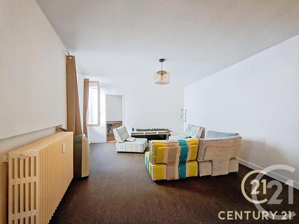 Appartement F3 à vendre  3 pièces - 74 m 2   ANGOULEME  - 16