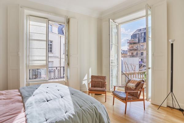 Location vide- Paris 75002 - Appartement 5  pièces, 154 m2 - terrasse de 80m2- Bourse