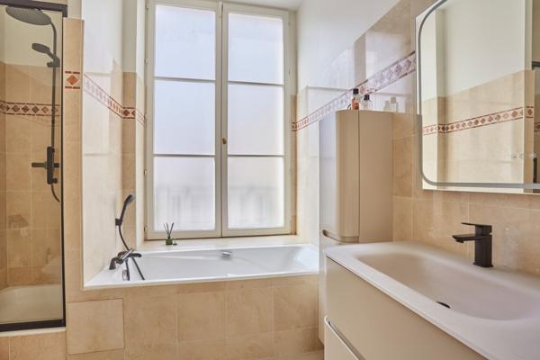 Location vide- Paris 75002 - Appartement 5  pièces, 154 m2 - terrasse de 80m2- Bourse