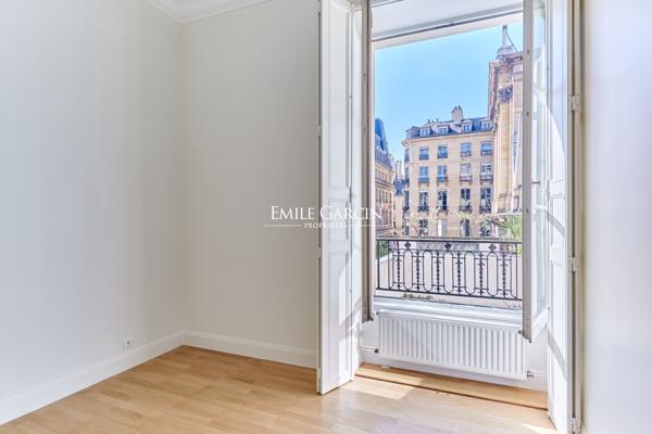 Location vide- Paris 75002 - Appartement 5  pièces, 154 m2 - terrasse de 80m2- Bourse