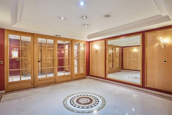Location vide- Paris 75002 - Appartement 5  pièces, 154 m2 - terrasse de 80m2- Bourse