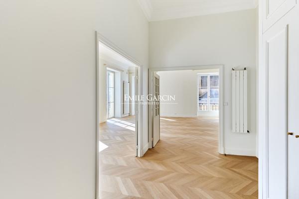 Location vide- Paris 75002 - Appartement 5  pièces, 154 m2 - terrasse de 80m2- Bourse