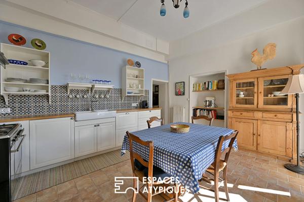 Maison coeur de village 279 m2 avec terrasses, vue et garage