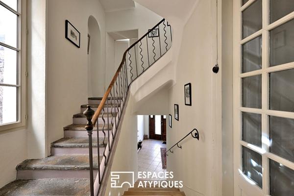 Maison coeur de village 279 m2 avec terrasses, vue et garage