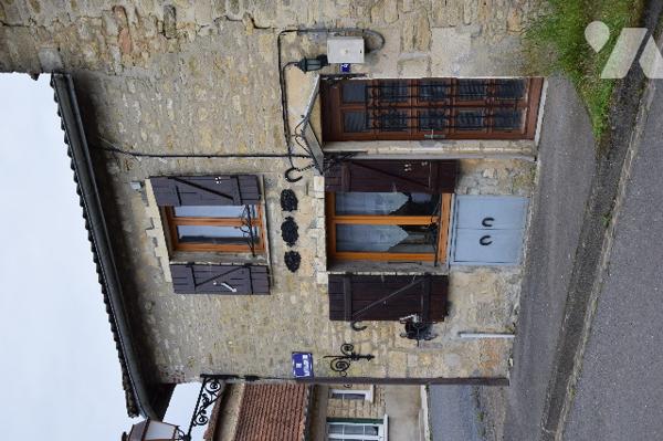 MAISON EN PIERRE