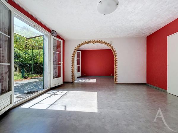 Maison Mantes La Ville 5 pièce(s) 102 m2 - 3 Chambres -jardin - garage