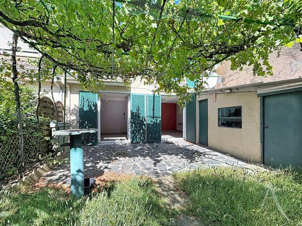 Maison Mantes La Ville 5 pièce(s) 102 m2 - 3 Chambres -jardin - garage