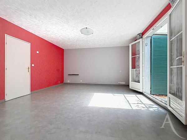 Maison Mantes La Ville 5 pièce(s) 102 m2 - 3 Chambres -jardin - garage