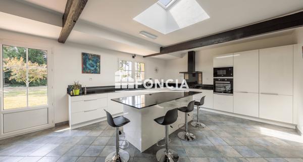 À vendre Maison 9 pièces 409 m² - Ambès 33810