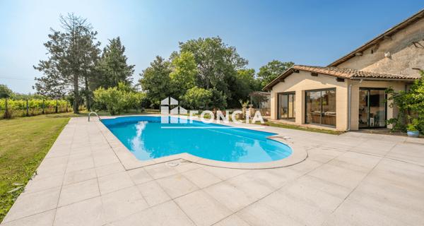 À vendre Maison 9 pièces 409 m² - Ambès 33810