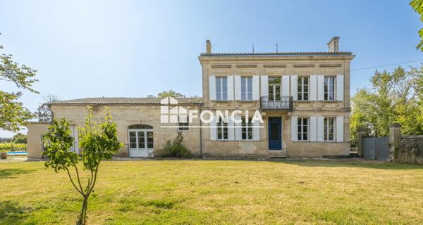 À vendre Maison 9 pièces 409 m² - Ambès 33810