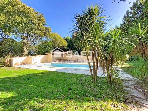 Villa avec piscine et parc arboré