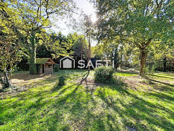 Villa avec piscine et parc arboré