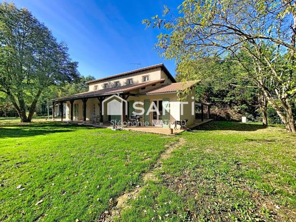 Villa avec piscine et parc arboré