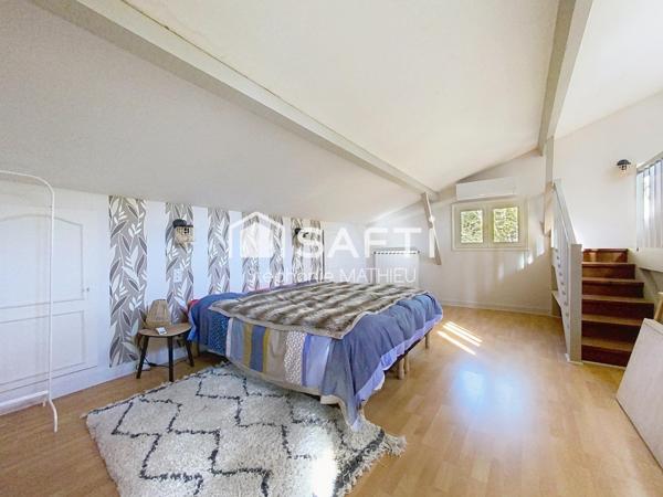 Villa avec piscine et parc arboré