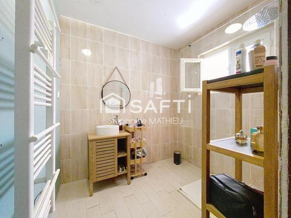 Villa avec piscine et parc arboré