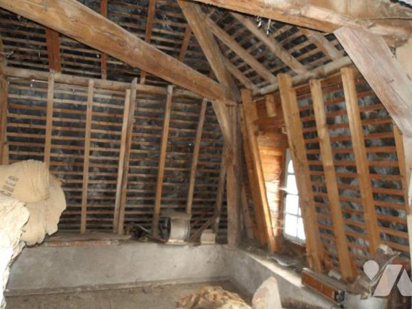 PREVERANGES (18) CHER, A vendre une maison de village (ancien moulin) sans jardin ni cour et en...