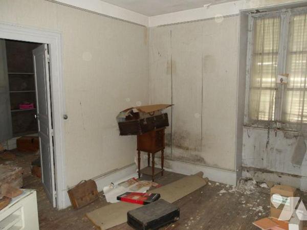 PREVERANGES (18) CHER, A vendre une maison de village (ancien moulin) sans jardin ni cour et en...