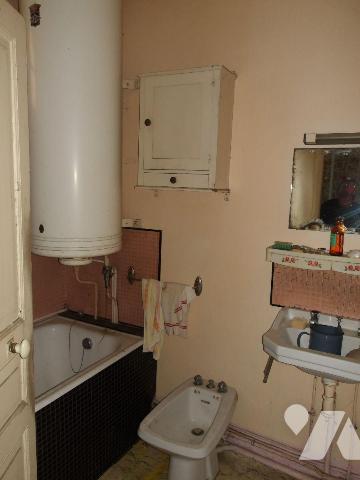 PREVERANGES (18) CHER, A vendre une maison de village (ancien moulin) sans jardin ni cour et en...