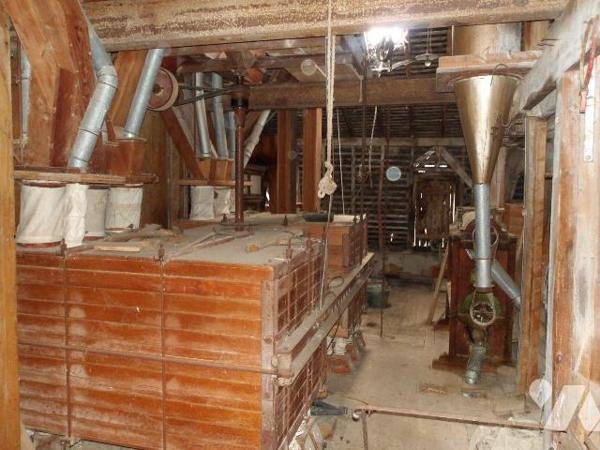 PREVERANGES (18) CHER, A vendre une maison de village (ancien moulin) sans jardin ni cour et en...