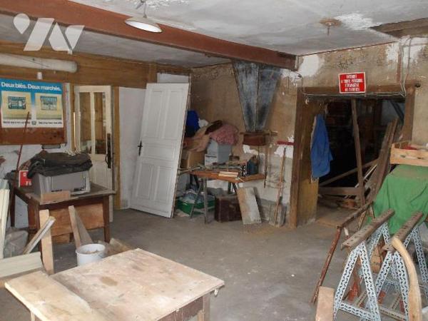 PREVERANGES (18) CHER, A vendre une maison de village (ancien moulin) sans jardin ni cour et en...