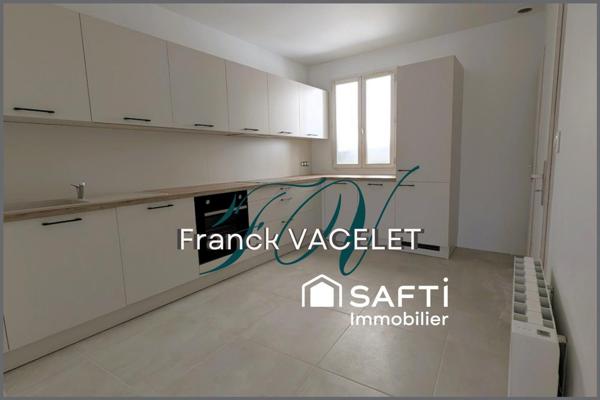 Maison en pierre rénovée avec terrasse au cœur de ville