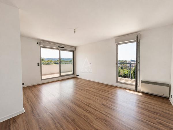 COUP DE COEUR ! T2 de 49 m² au calme avec terrasse d’angle de 23 m² - Vue Pyrénées