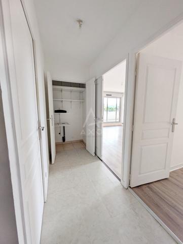COUP DE COEUR ! T2 de 49 m² au calme avec terrasse d’angle de 23 m² - Vue Pyrénées