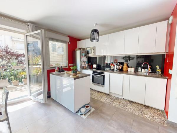 ROSNY-SOUS-BOIS ? 3 PIÈCES AVEC BALCON, PARKING (BOXABLE) ET RÉSIDENCE RÉCENTE