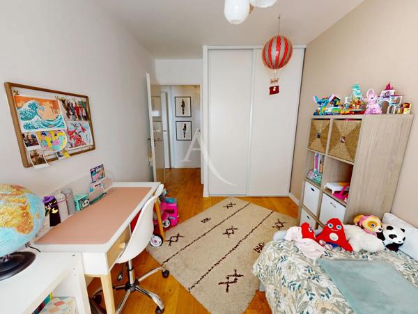 ROSNY-SOUS-BOIS ? 3 PIÈCES AVEC BALCON, PARKING (BOXABLE) ET RÉSIDENCE RÉCENTE