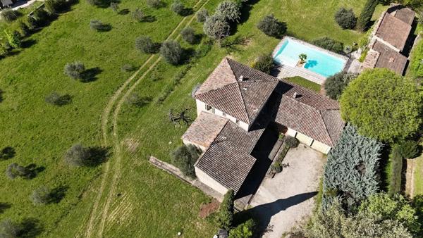 Le Flayosquet – Propriété de caractère, maison d’amis indépendante