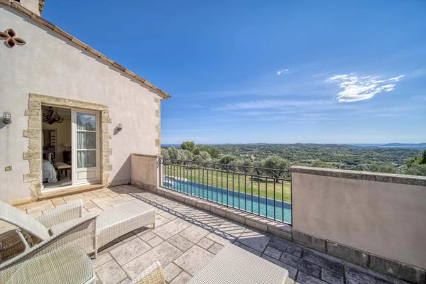 Luxueuse propriété avec vue mer panoramique.