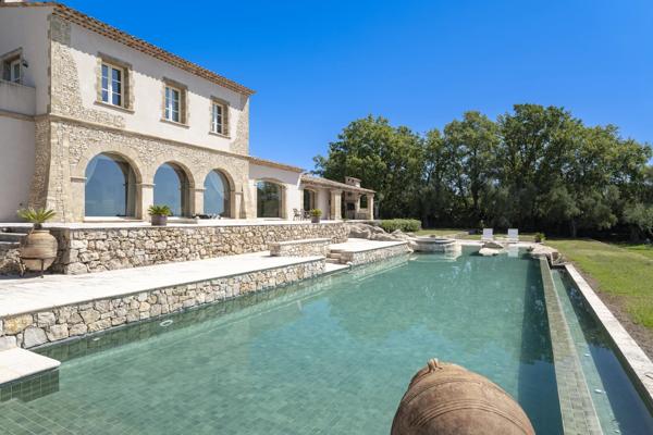 Luxueuse propriété avec vue mer panoramique.