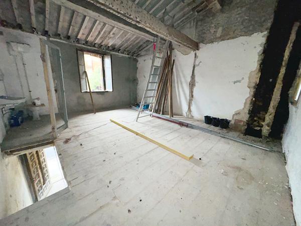 À VENDRE CABESTANY ANCIENNE MAISON DE VILLAGE DISTRIBUANT 2 PLATEAUX DE 29 M²